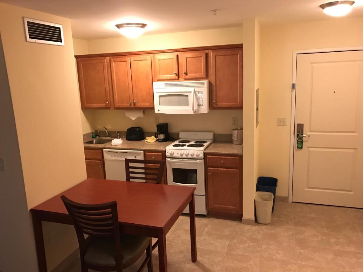 White River Inn & Suites White River Junction Esterno foto